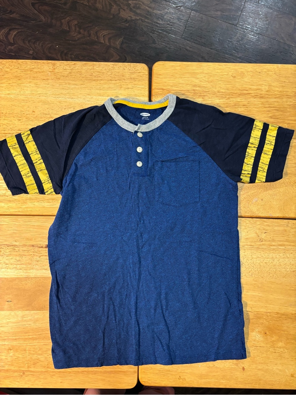 3 Old Navy tees